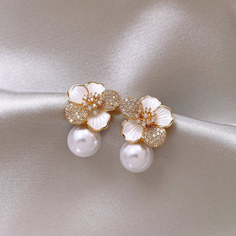Pearl Flower Earrings - Simple and Stylish (One Pair)