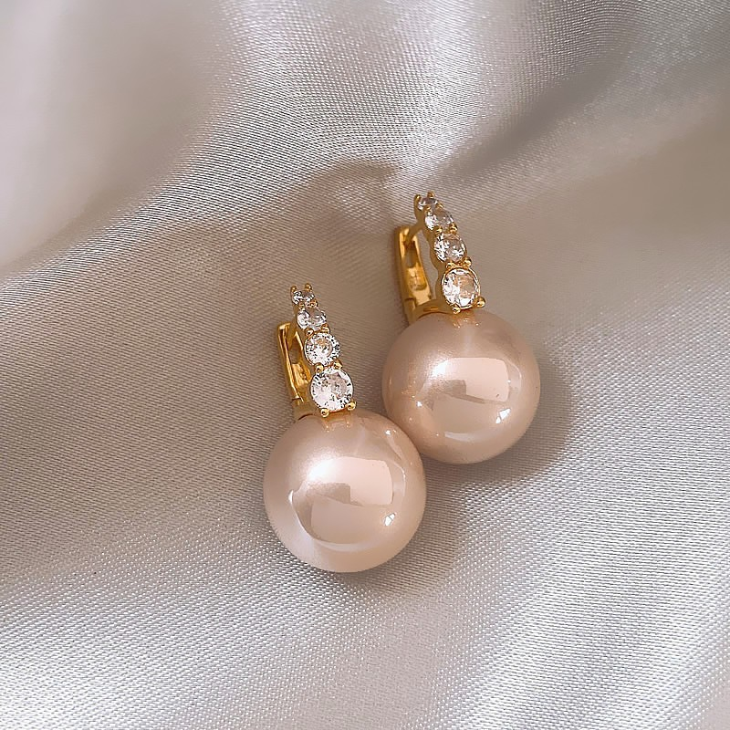 Pearl Flower Earrings - Simple and Stylish (One Pair)