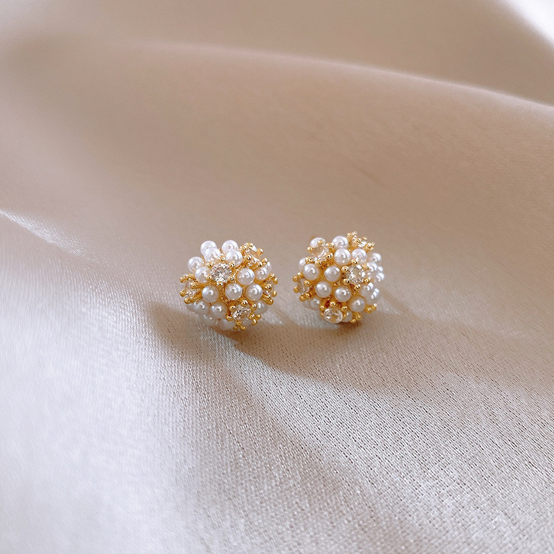 Pearl Flower Earrings - Simple and Stylish (One Pair)